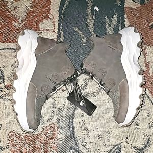 Sorel kinetic breakthru caribou bootie sneaker waterproof new logo white gray B8